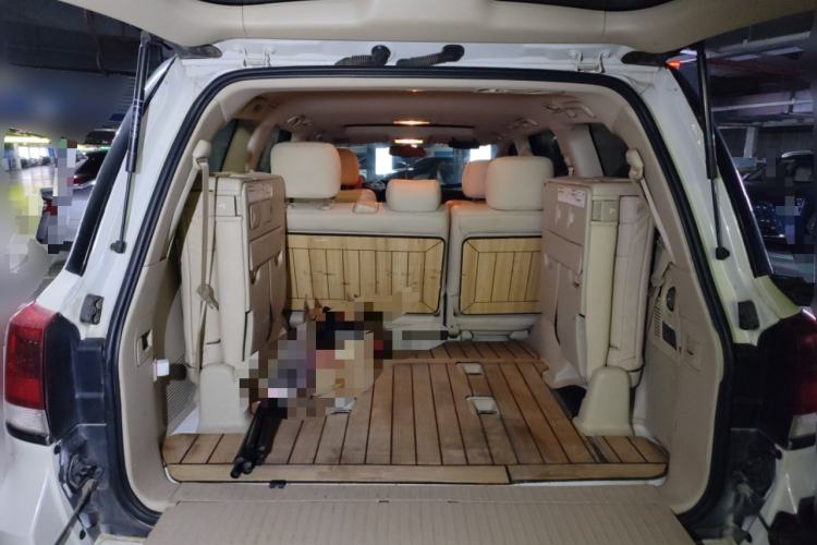 Used Toyota Land Cruiser 2019 4.0L 7-Seater Automatic Transmission Middle East Version Trunk