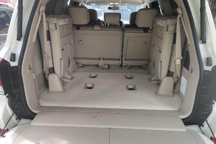 Used Toyota Land Cruiser 2019 4.0L 7-Seater Automatic Transmission Middle East Version Trunk