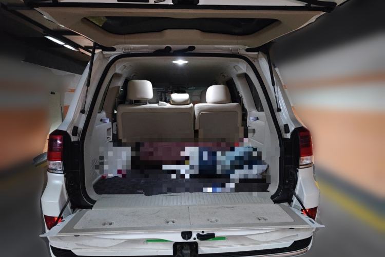 Used Toyota Land Cruiser 2019 4.0L Iron Wheels Refrigerator with Electric Base Basic Version—Middle East Trunk