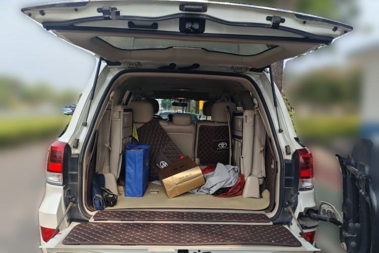 Used Toyota Land Cruiser  Trunk