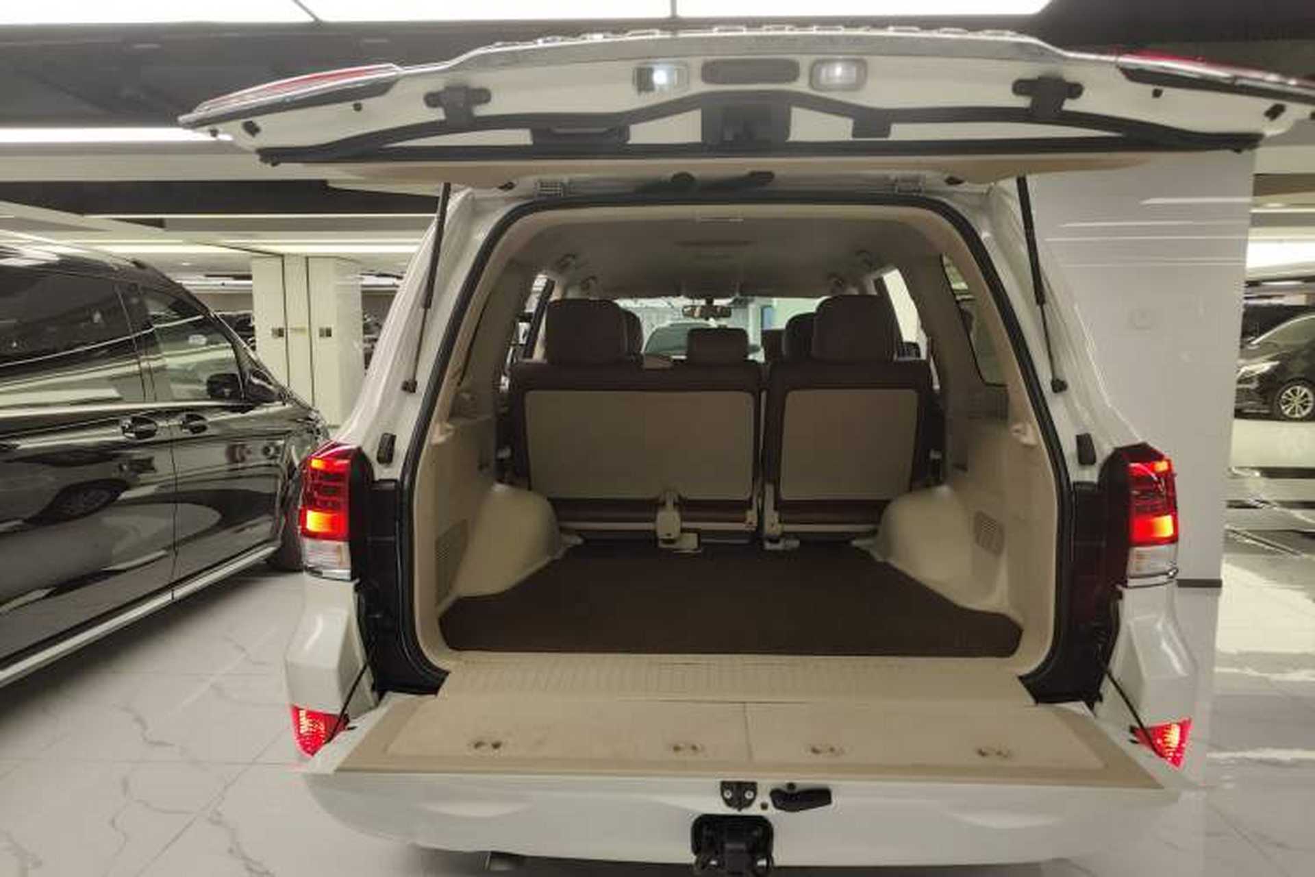 Used Toyota Land Cruiser 2019 4.0L GX-R 5-Seater Parallel Import Trunk