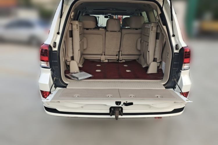 Used Toyota Land Cruiser 2019 4.0L GX-R GT Dual Fuel Sunroof Velvet Interior – Middle East Specification Trunk