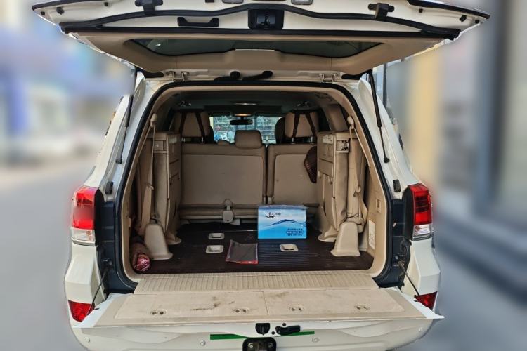 Used Toyota Land Cruiser 2019 4.0L 7-Seater Automatic Transmission Middle East Version Trunk