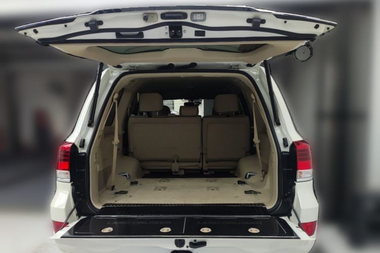 Used Toyota Land Cruiser 2019 4.6L GX-R Middle East Version Trunk