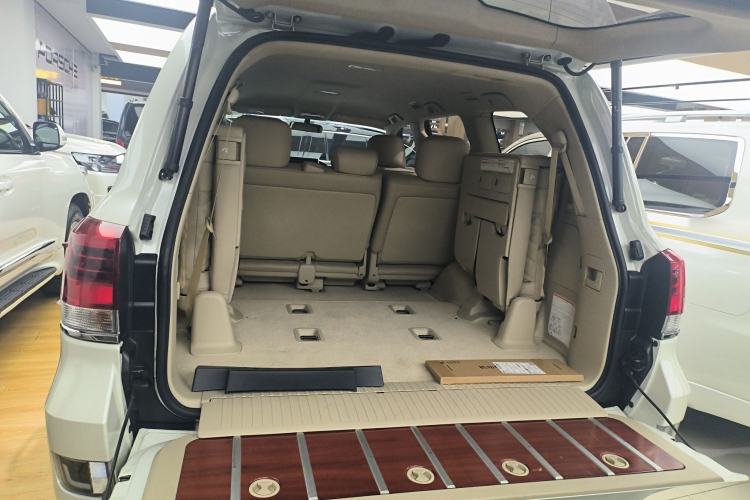 Used Toyota Land Cruiser 2019 4.0L 7-Seater Automatic Transmission Middle East Version Trunk