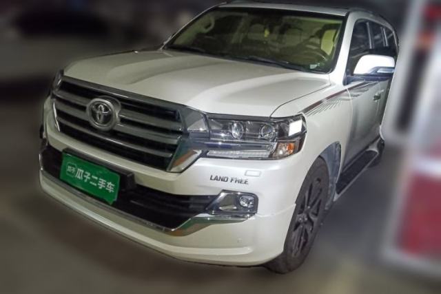 Used Toyota Land Cruiser 2019 model, automatic transmission, 4.0-liter engine, seven seats, parallel import