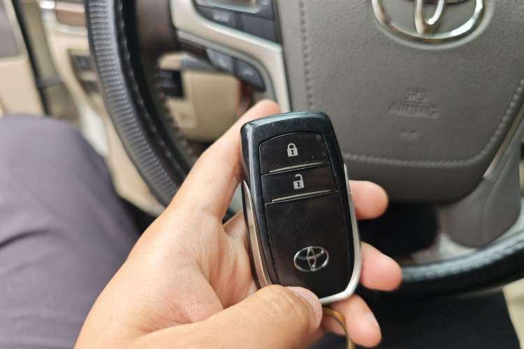 Used Toyota Land Cruiser  Vehicle Key