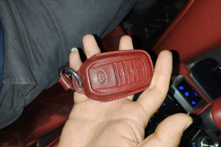 Used Toyota Land Cruiser 2019 4.0L GX-R 5-Seater Parallel Import Vehicle Key