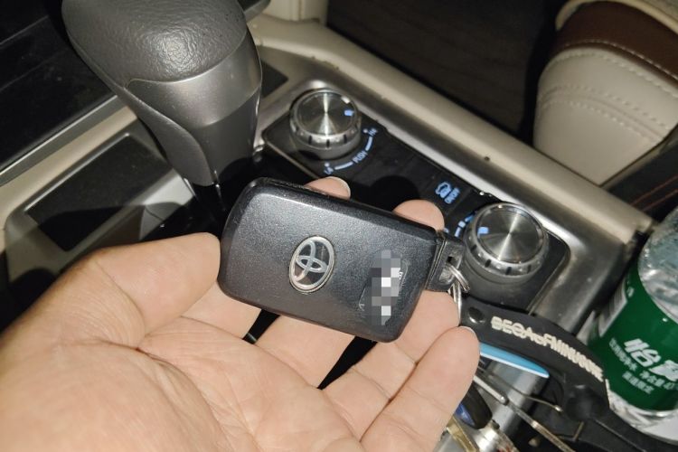 Used Toyota Land Cruiser 2019 4.0L GX-R 5-Seater Parallel Import Vehicle Key