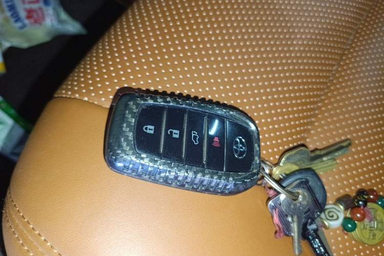 Used Toyota Land Cruiser 2019 4.0L GX-R 7 Seats Parallel Import Vehicle Key