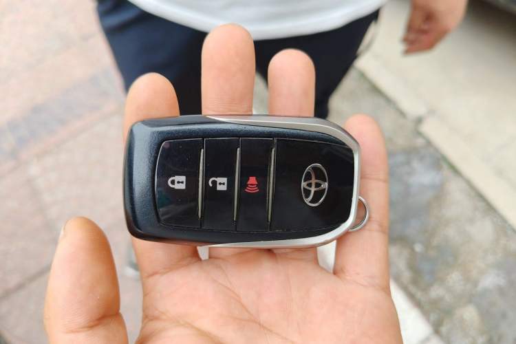 Used Toyota Land Cruiser  Vehicle Key
