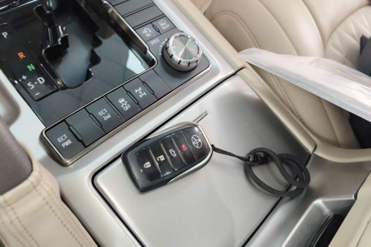 Used Toyota Land Cruiser  Vehicle Key