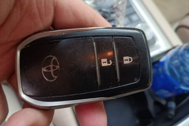 Used Toyota Land Cruiser  Vehicle Key