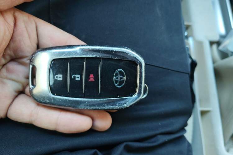 Used Toyota Land Cruiser  Vehicle Key