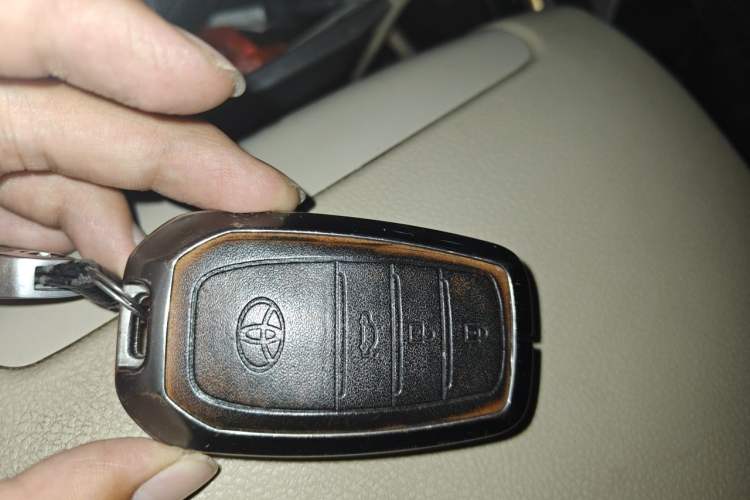 Used Toyota Land Cruiser  Vehicle Key