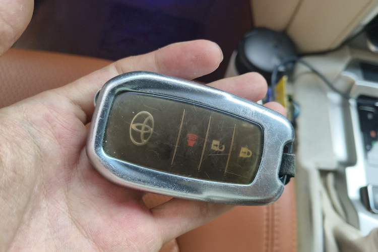 Used Toyota Land Cruiser  Vehicle Key