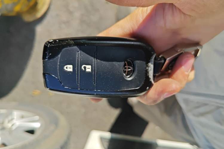 Used Toyota Land Cruiser 2019 4.0L 7-Seater Automatic Transmission Middle East Version Vehicle Key