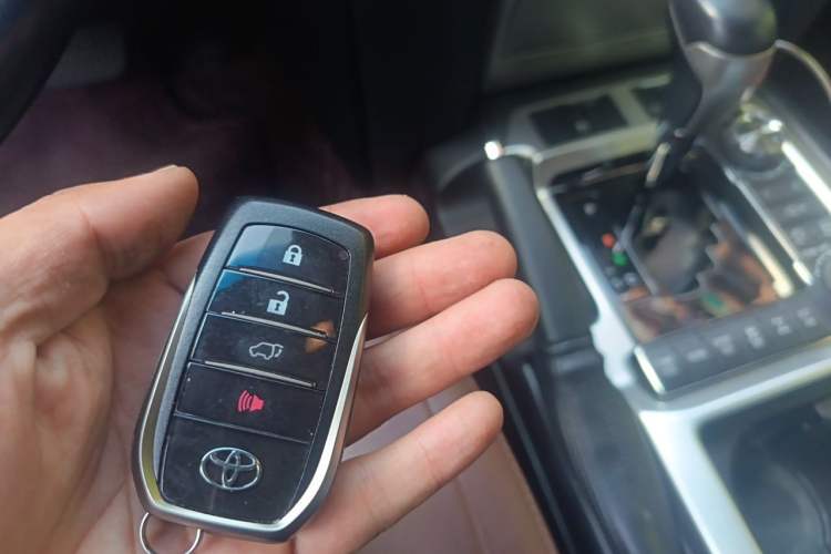 Used Toyota Land Cruiser  Vehicle Key