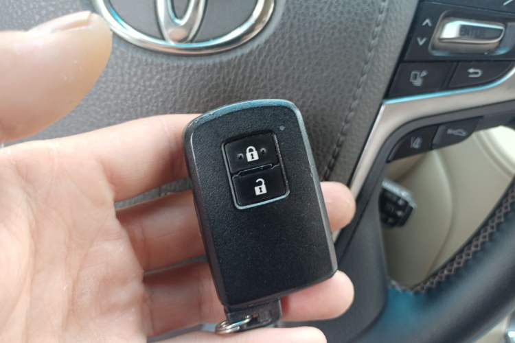 Used Toyota Land Cruiser  Vehicle Key