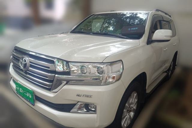 Toyota Land Cruiser Land Cruiser Automatic 4.0-liter Gasoline 7-Seater مستعملة