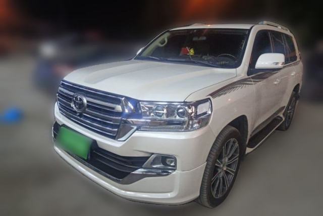 Ojetý Toyota Land Cruiser 2019 4.6L GX-R Eight-Cylinder Rear-Mounted Exhaust System Remote Start—Middle East Specifications