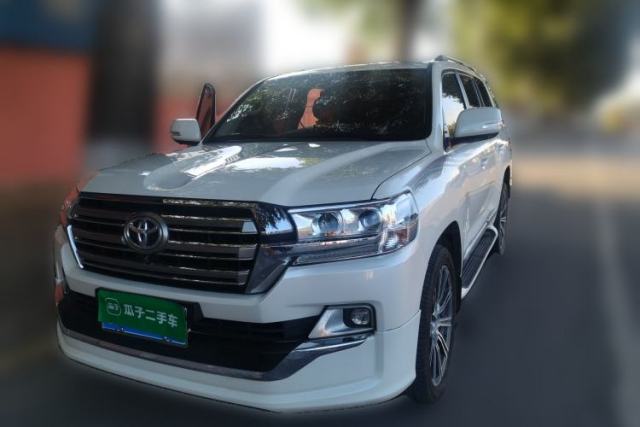 Ojetý Toyota Land Cruiser 2019 4.6L GX-R Eight-Cylinder Rear-Mounted Exhaust System Remote Start—Middle East Specifications