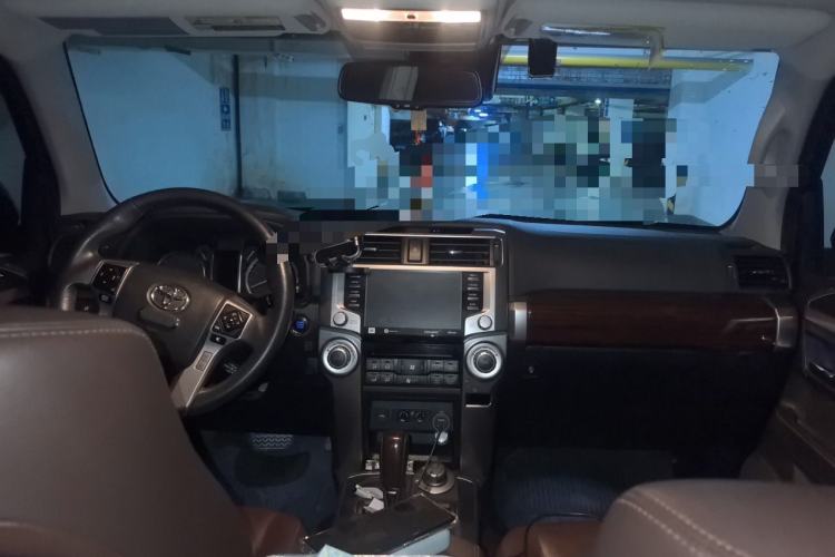 Used Toyota Land Cruiser  Center Console
