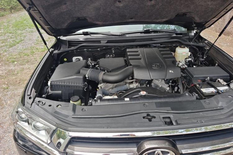 Used Toyota Land Cruiser  Engine Bay Right
