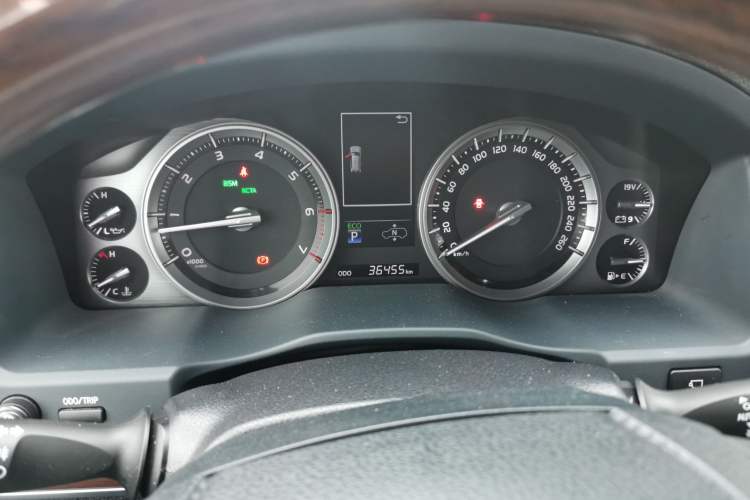 Used Toyota Land Cruiser  Instrument Cluster