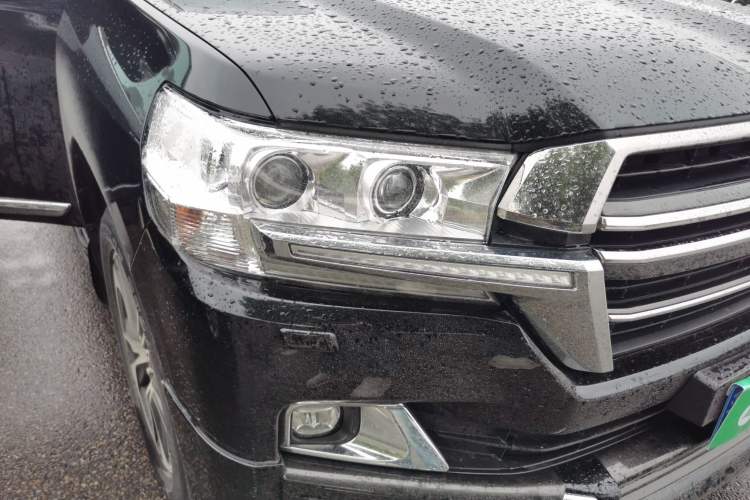 Used Toyota Land Cruiser  Right Front Headlight