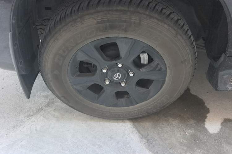 Used Toyota Land Cruiser  Right Front Wheel Hub