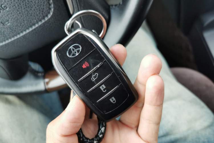 Used Toyota Land Cruiser  Vehicle Key