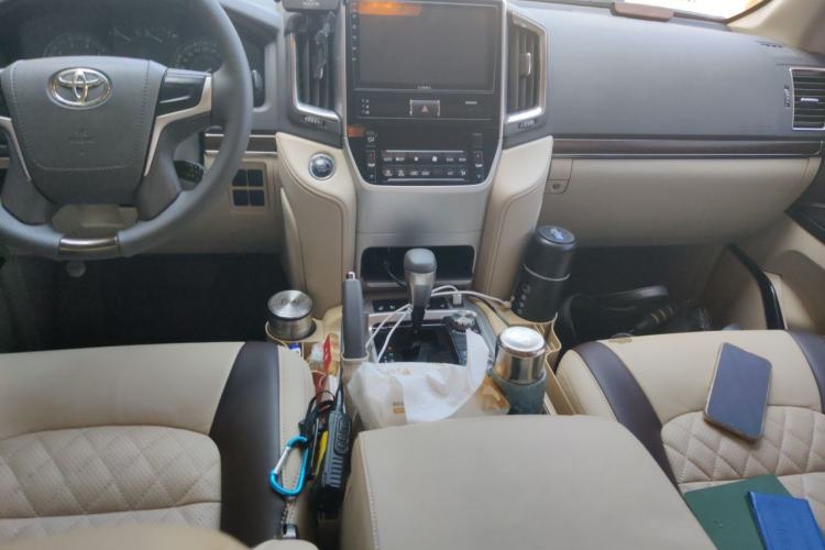 Used Toyota Land Cruiser  Center Console