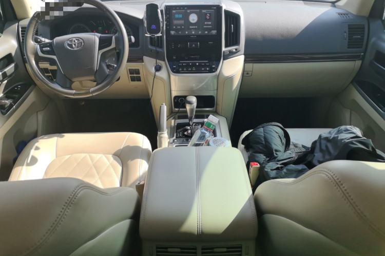 Used Toyota Land Cruiser  Center Console