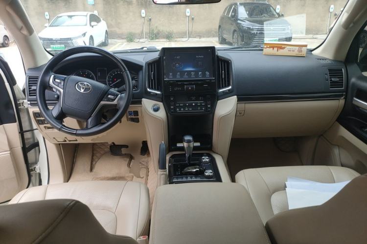 Used Toyota Land Cruiser  Center Console