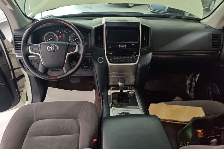 Used Toyota Land Cruiser 2020 4.0L GX-R Middle East Center Console