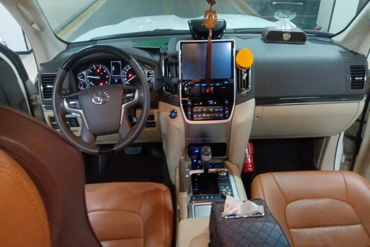Used Toyota Land Cruiser  Center Console