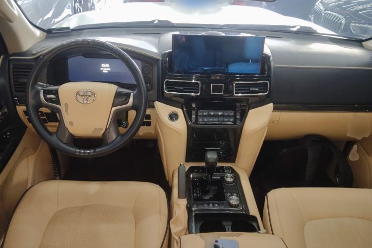 Used Toyota Land Cruiser 2020 4.0L GX-R 7-Seater Middle East Version Center Console
