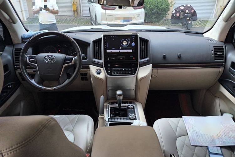 Used Toyota Land Cruiser  Center Console