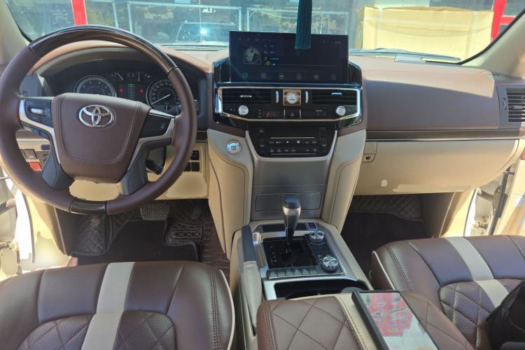 Used Toyota Land Cruiser  Center Console
