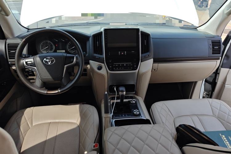 Used Toyota Land Cruiser 2020 4.0L GX-R Middle East Center Console