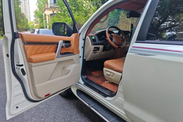 Used Toyota Land Cruiser  Driver Seat