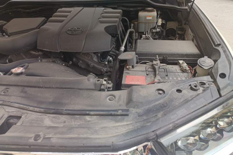 Used Toyota Land Cruiser  Engine Bay Left