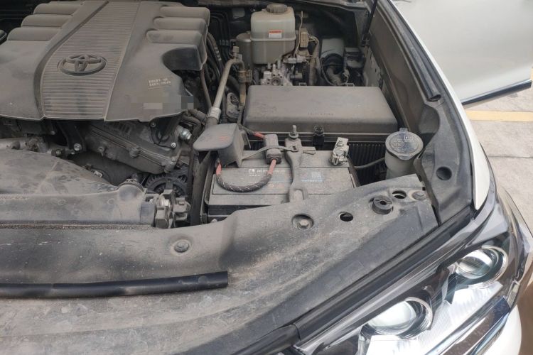 Used Toyota Land Cruiser  Engine Bay Left