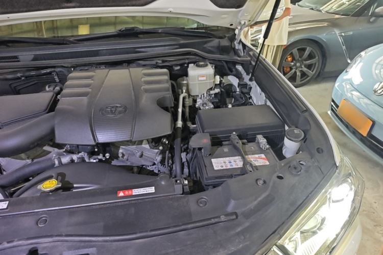 Used Toyota Land Cruiser  Engine Bay Left