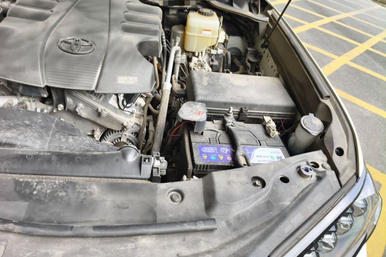 Used Toyota Land Cruiser  Engine Bay Left
