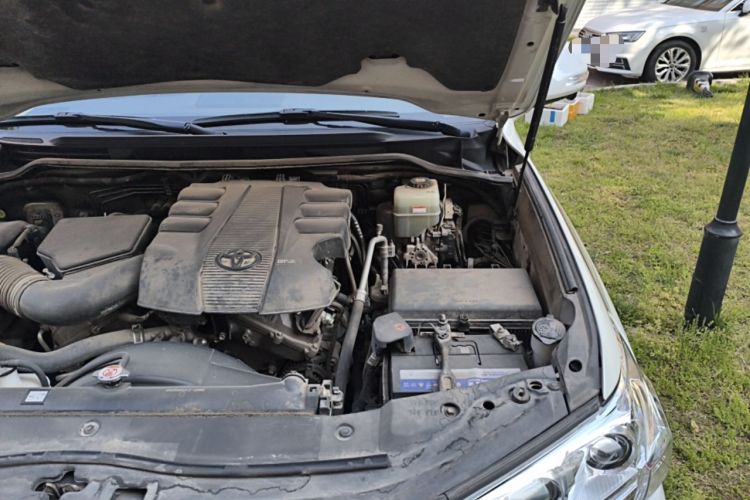 Used Toyota Land Cruiser  Engine Bay Left