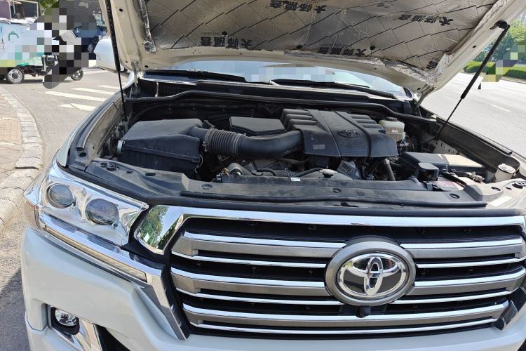 Used Toyota Land Cruiser 2020 4.0L GX-R Middle East Engine Bay Right