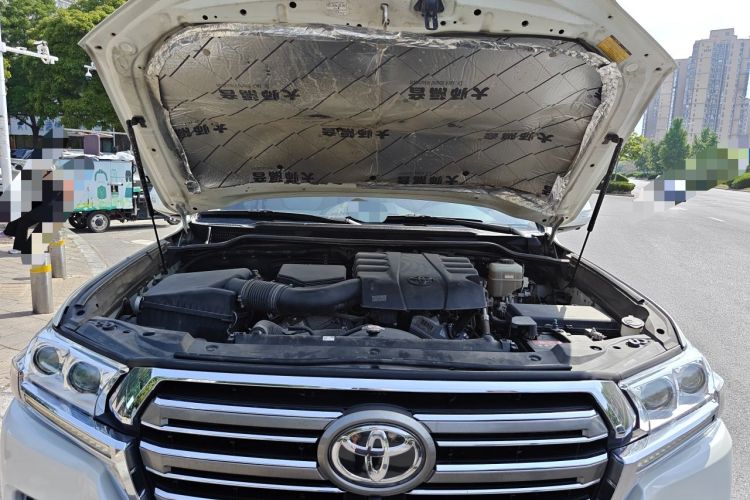 Used Toyota Land Cruiser 2020 4.0L GX-R Middle East Engine Bay
