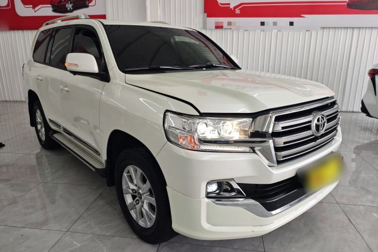 Used Toyota Land Cruiser 2020 4.0L GX-R Middle East Front Right 45 Deg